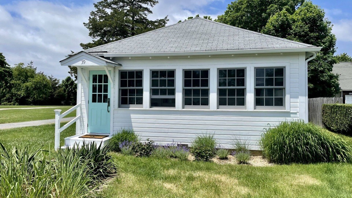 Jamesport Cottage | Newly Renovated Beach Cottage in Jamesport, NY with a private beach.