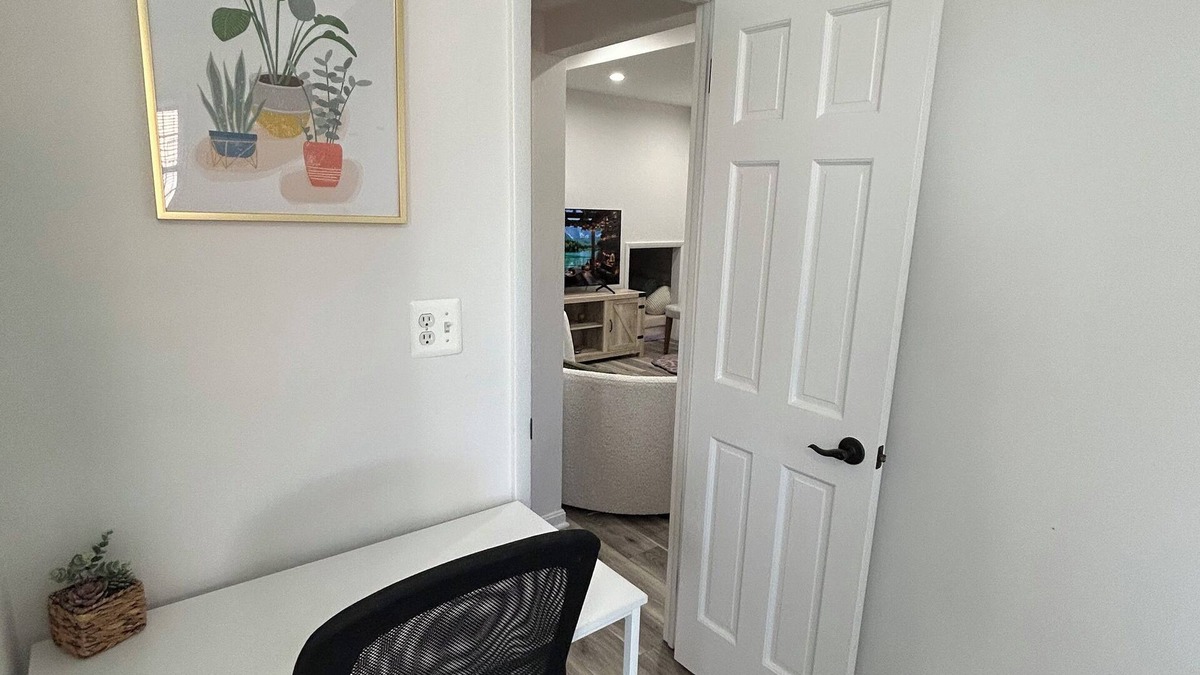 Newington House | Newly Renovated & Bright 2BR, Family-Friendly, Near DC