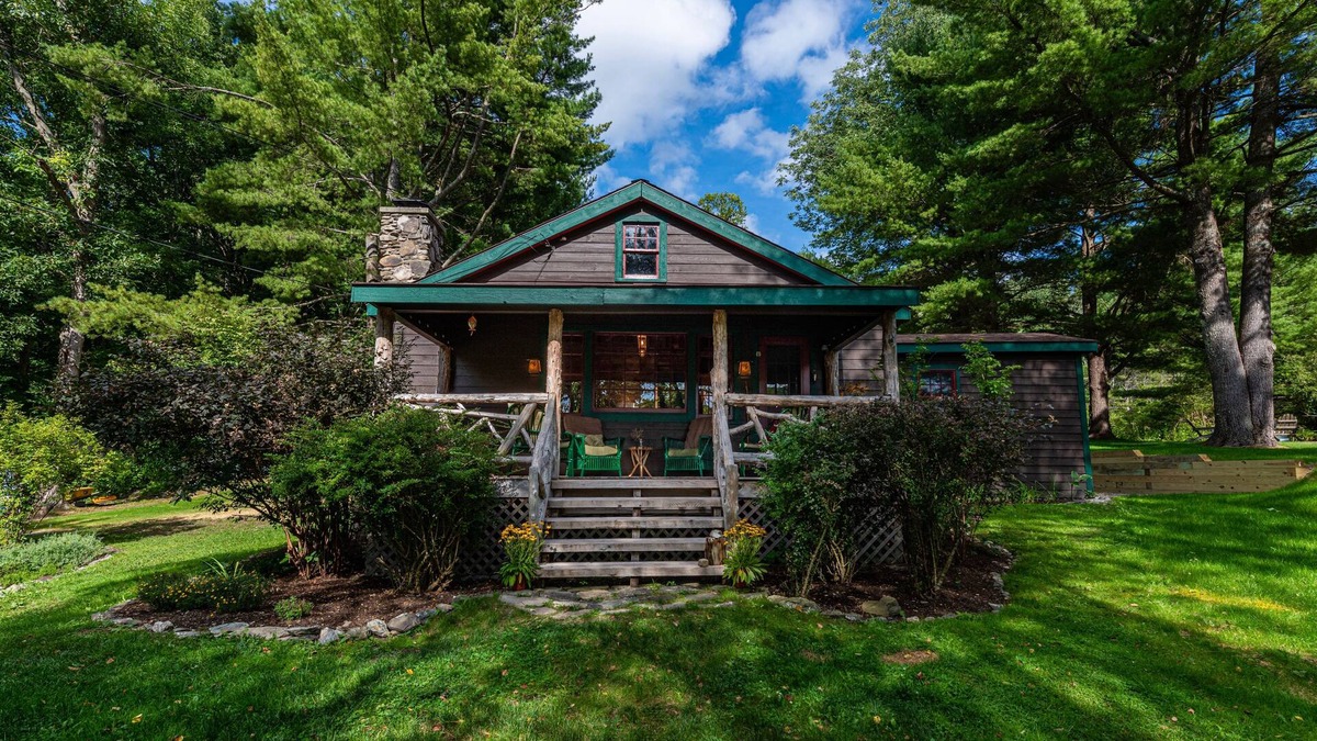 East Chatham Cabin | Newly Renovated Cabin in the Country