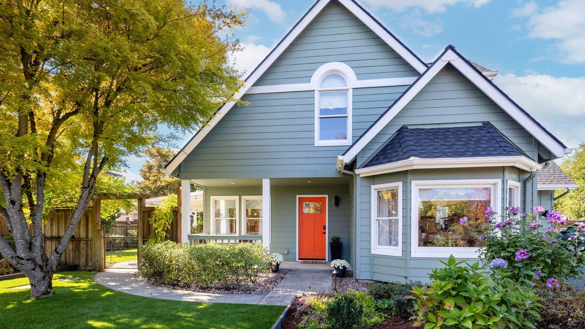 Eugene House | Newly renovated, centrally located home with private gate, RV parking & Hot Tub