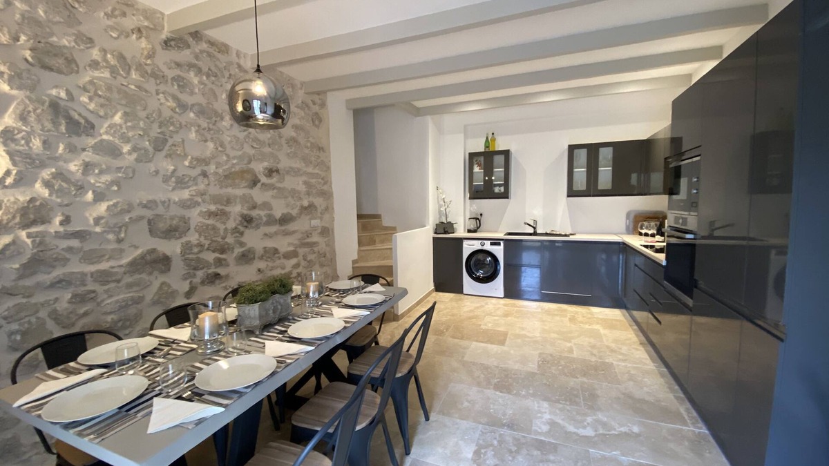 Quarante House | Newly renovated character property in stunning location