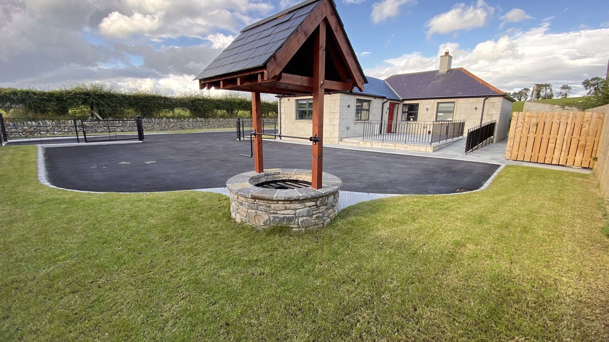 Loughinisland Cottage | *NEWLY RENOVATED* Cosy Country Cottage, Sleeps 5, (4 star)