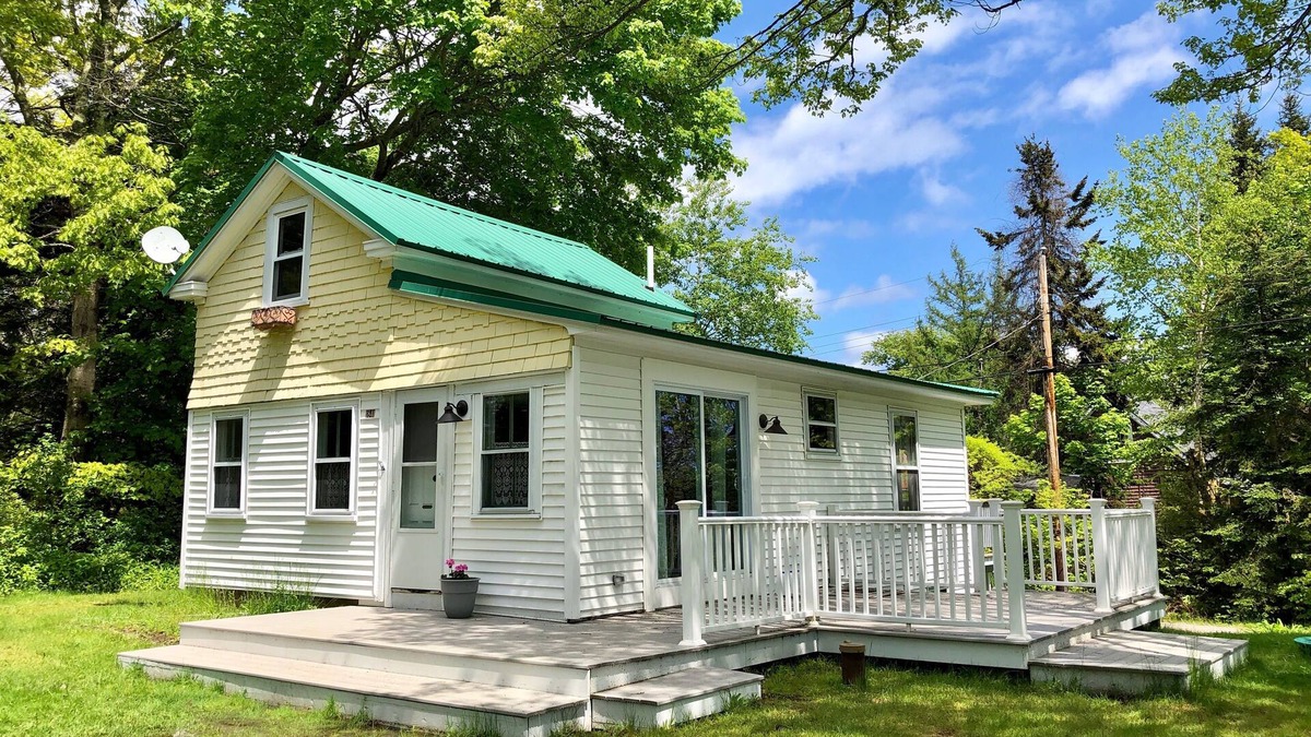 Mid-Coast and Islands Cottage | Newly Renovated Cottage in the Village area of Orr`s Island near the Scenic Cribstone Bridge