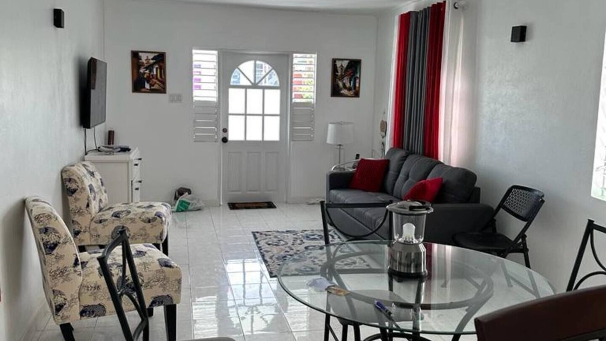 Mount Standfast House | Newly Renovated Coastline Cottagen5 min from beach