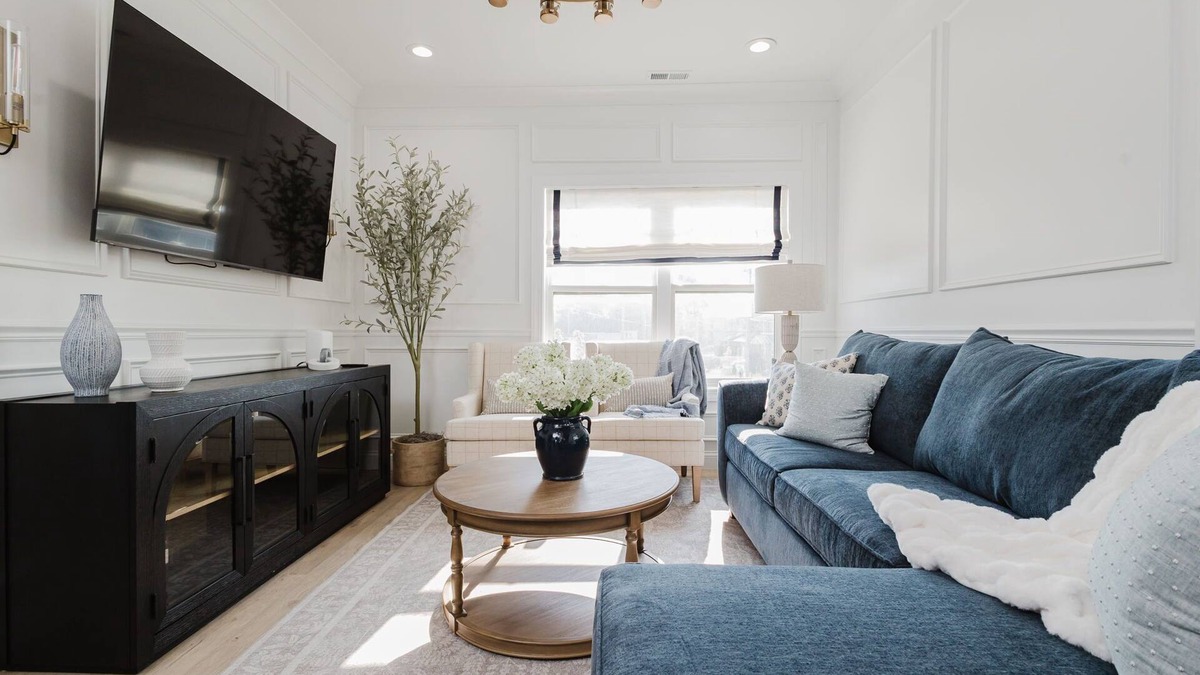Northeast South Bend Condo | Newly renovated condo on Notre Dame Ave, steps from the Golden Dome! Sleeps 4-6!
