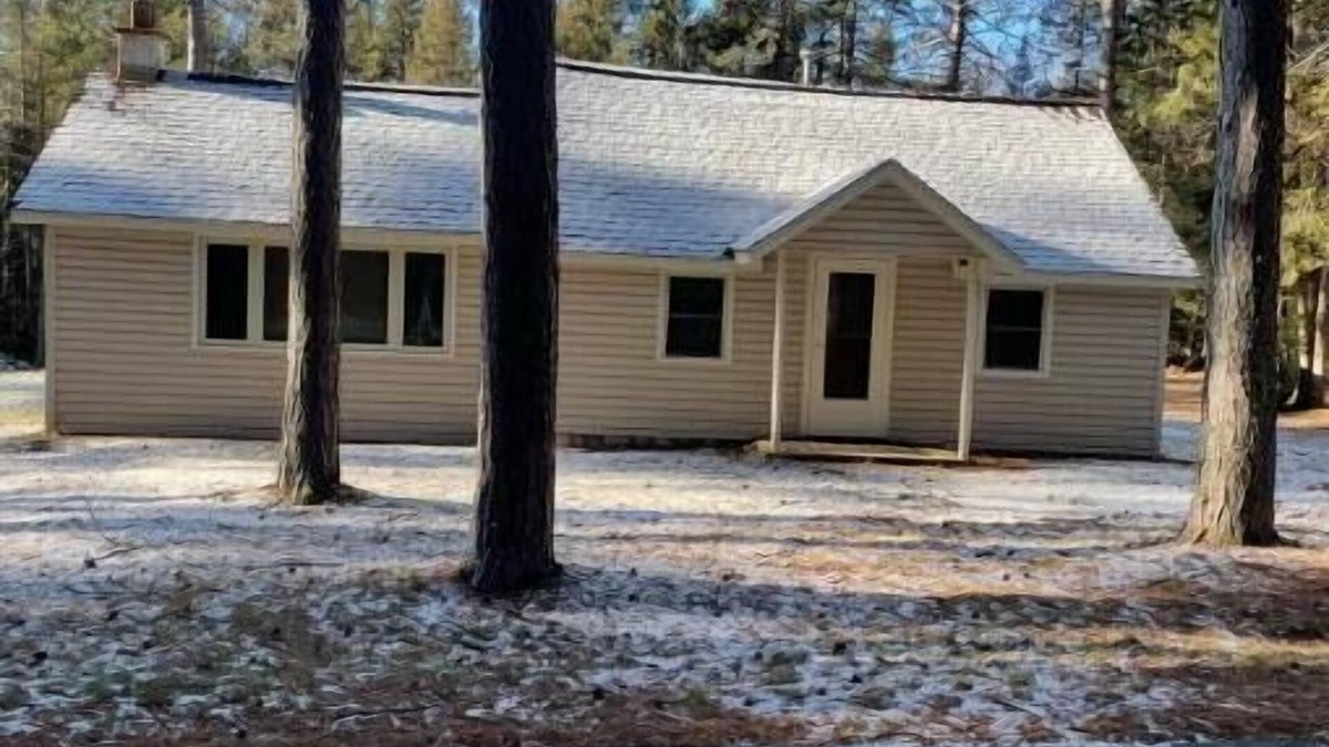 Three Lakes Cabin | Newly Renovated Cottage
