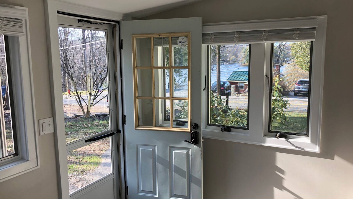 Northwest Harwinton Cottage | Newly renovated cottage on the lake!