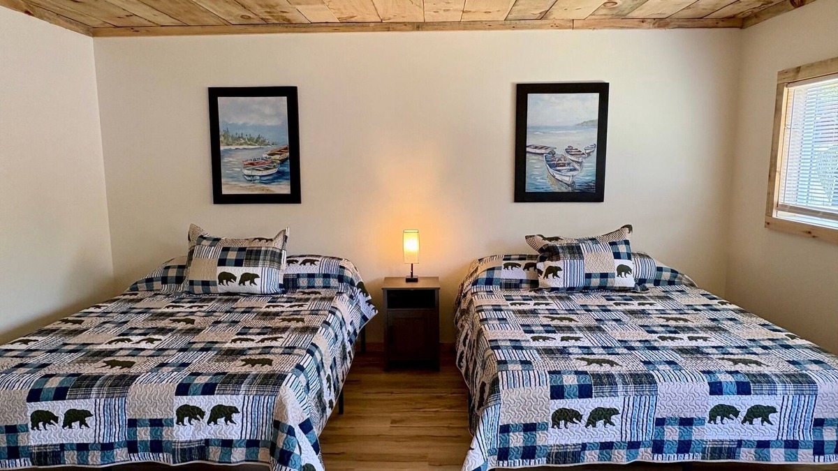 Oscoda Cabin | NEWLY RENOVATED! Cozy cabin with WiFi and AC in charming Oscoda