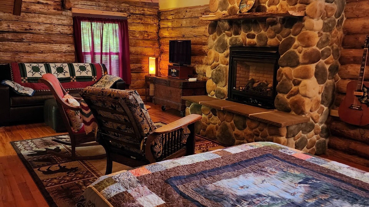 Big Bay House | Newly renovated. Cozy home for a perfect quiet getaway 25 miles from Marquette