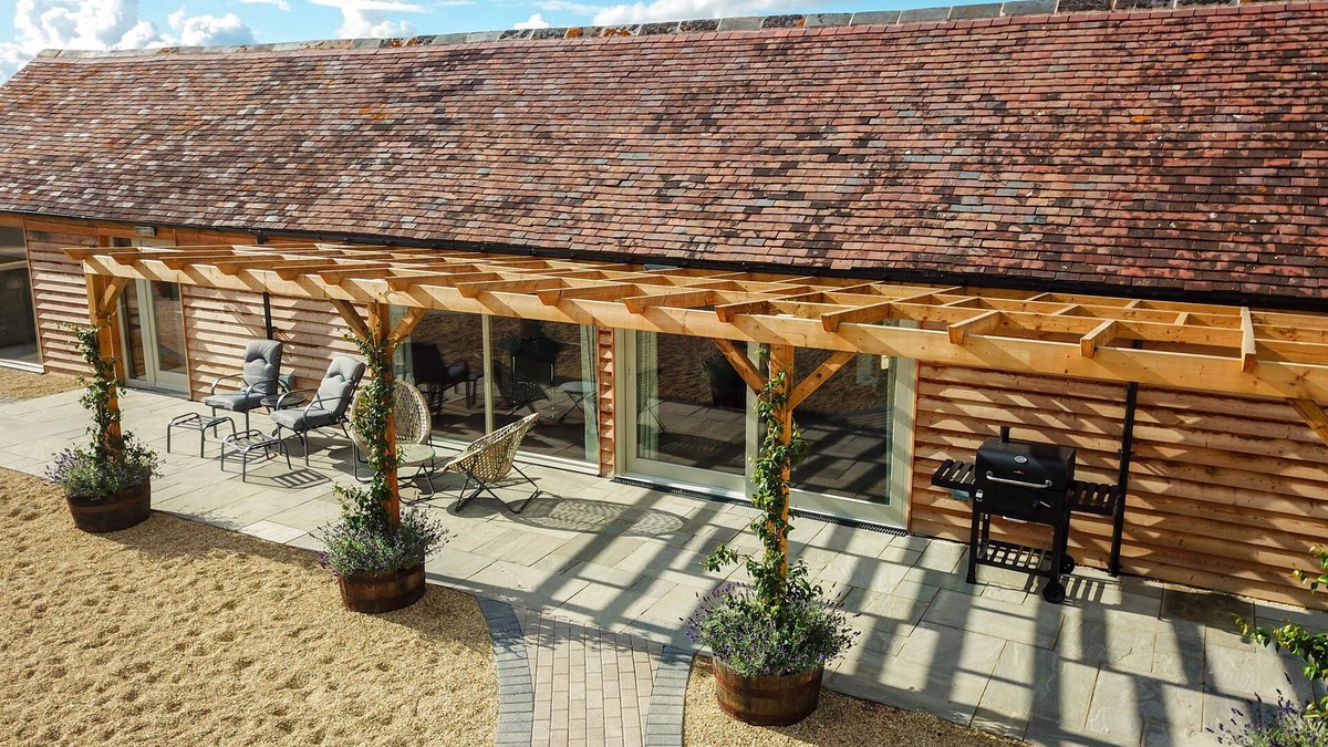 Haresfield House | Newly Renovated Dairy Barn on Idyllic Cotswold Farm