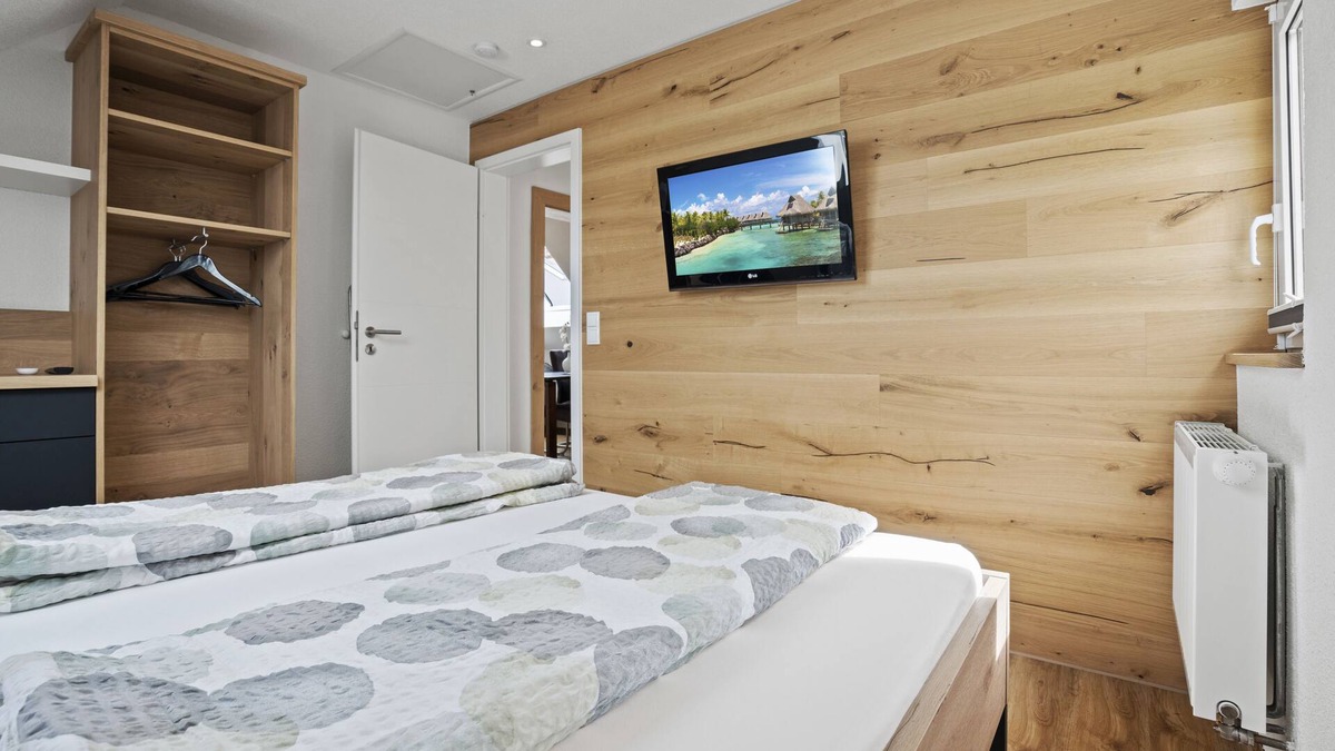 Waggershausen Condo | Newly renovated vacation apartment with terrace in a central location in Friedrichshafen