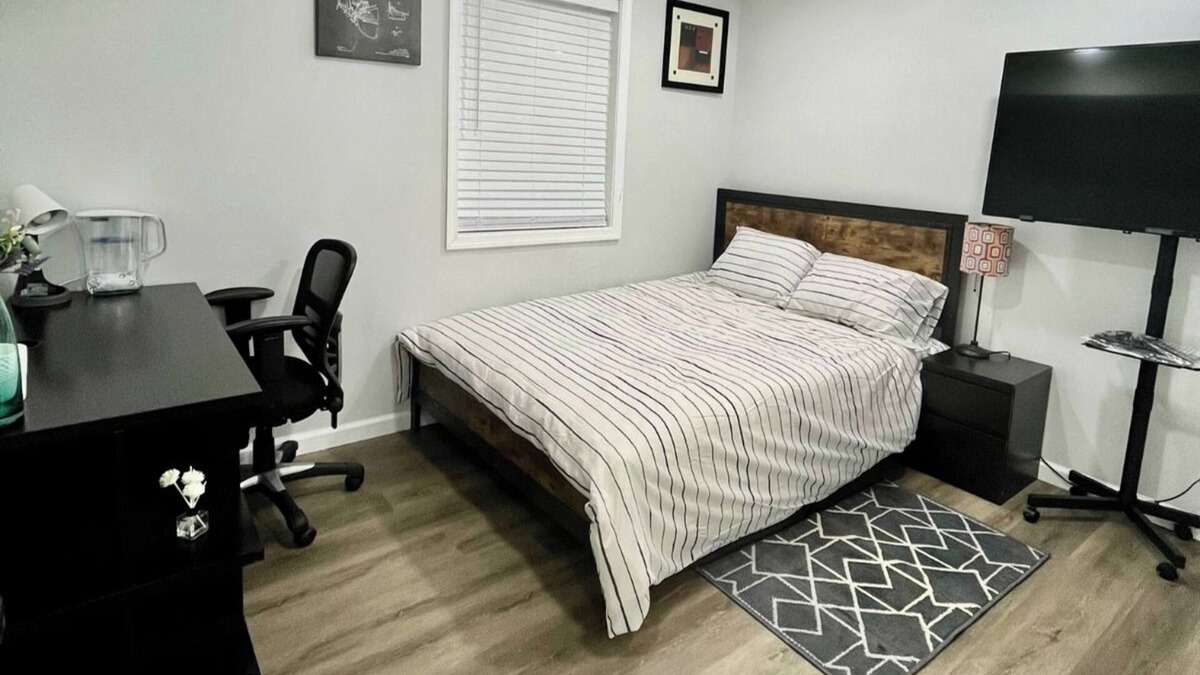 Annandale House | Newly Renovated Double BR w/Private Bath. Access to full Kitchen & Washer/Dryer.