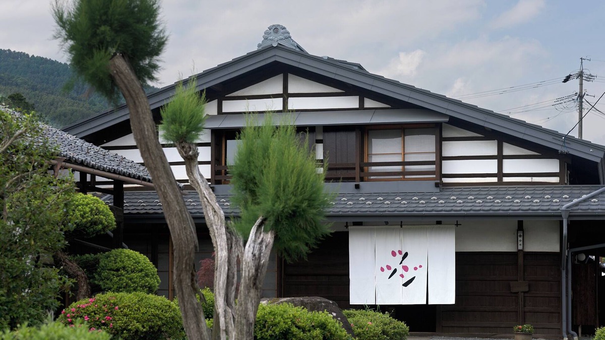 Okaya Villa | Newly renovated entire villa on the old Nakasendo, with serene gardens