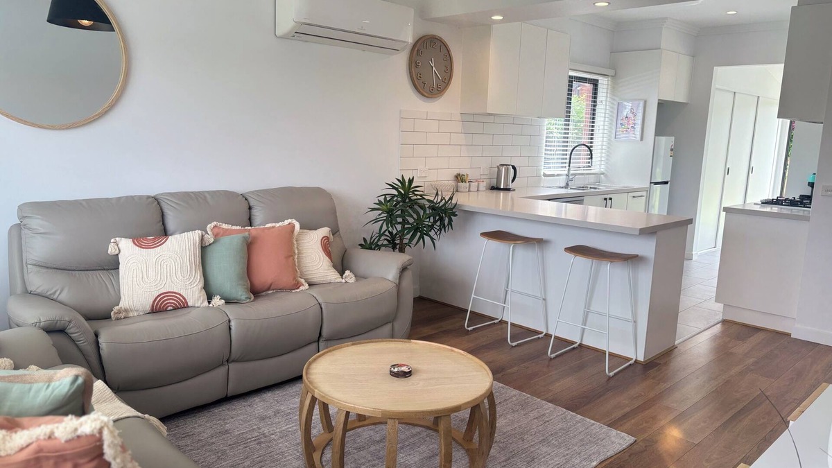 North Geelong House | Newly renovated, family & pet friendly two bedroom property in Geelong.