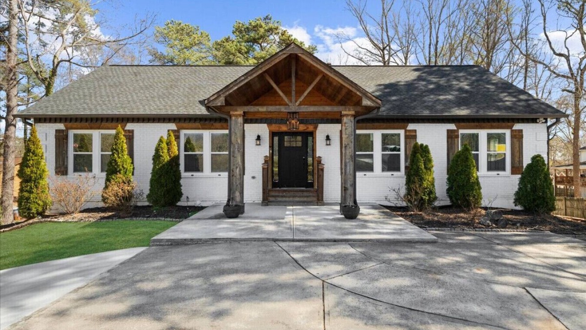 Lawrenceville House | Newly Renovated Family Home near Coolray Stadium!