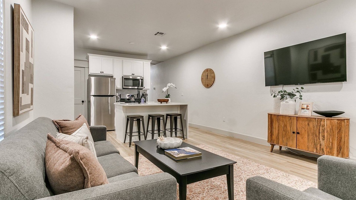 Corridor South House | Newly Renovated half duplex, great location in OKC