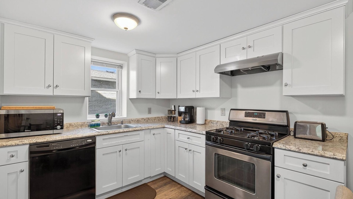 Middletown House | Newly Renovated Historic Middletown Home 15 min to Harris-Hershey!