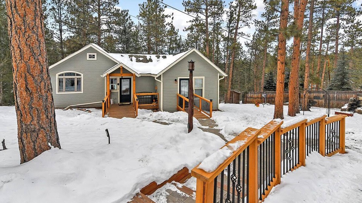 Evergreen Meadows House | Newly renovated historic cabin.serene and secluded; yet minutes to Evergreen