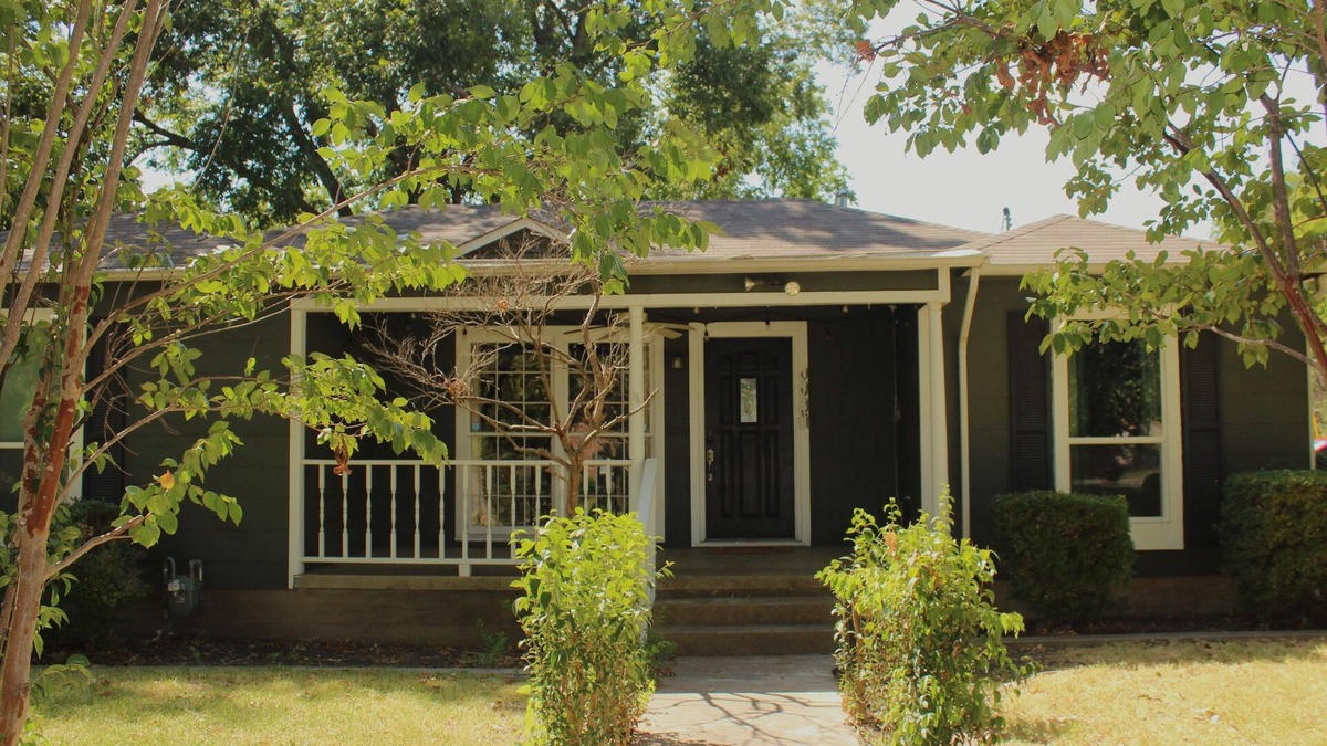 Temple House | Newly Renovated Historic Gem - 10 Minutes from Scott & White Medical Center