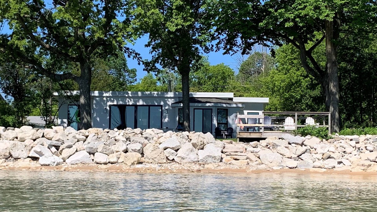 Hingham House | Newly renovated home on Lake Michigan - heated pool- Ozaukee County