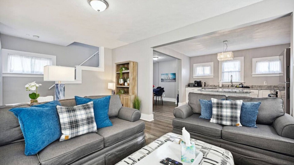 Lorain House | Newly Renovated Home in Lorain