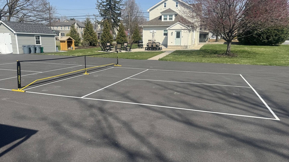Mount Joy House | Newly Renovated House and private Pickleball in the Heart of Lancaster