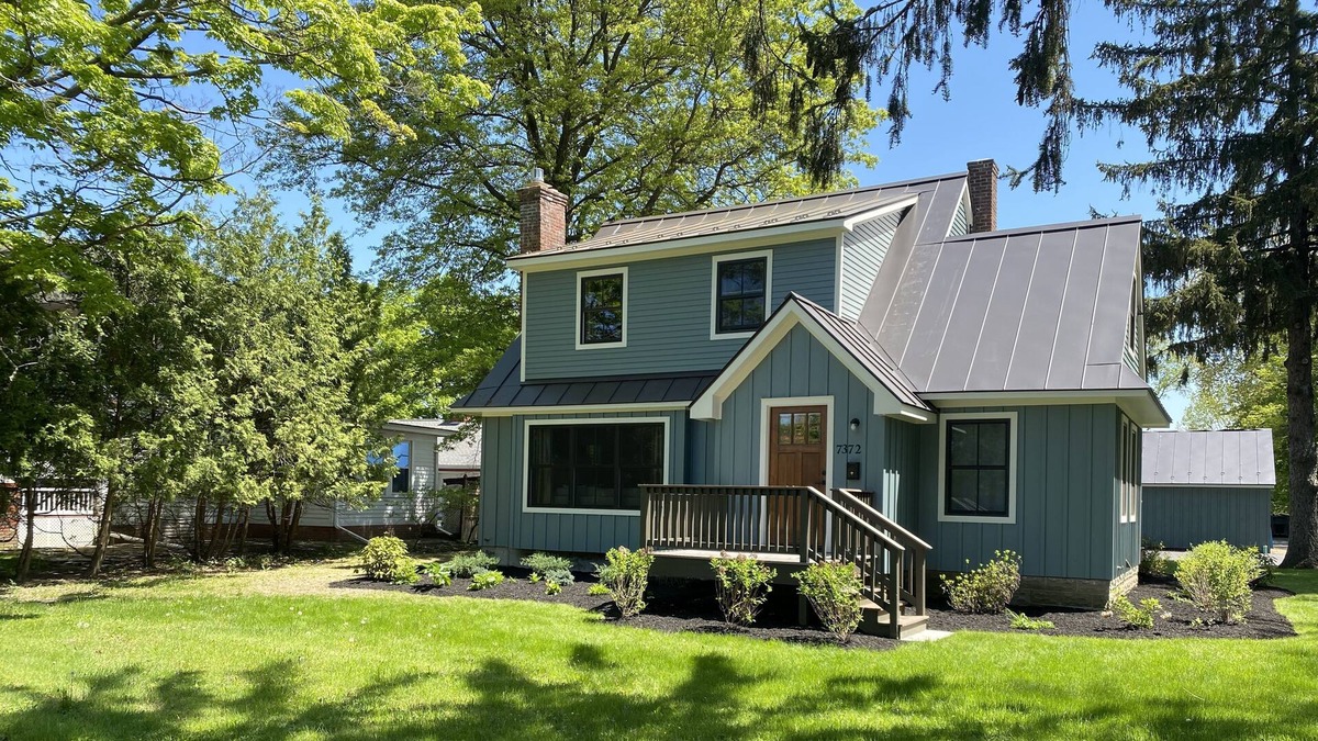 Red Hook House | Newly renovated house in the village of Red Hook-close to Rhinebeck and Bard