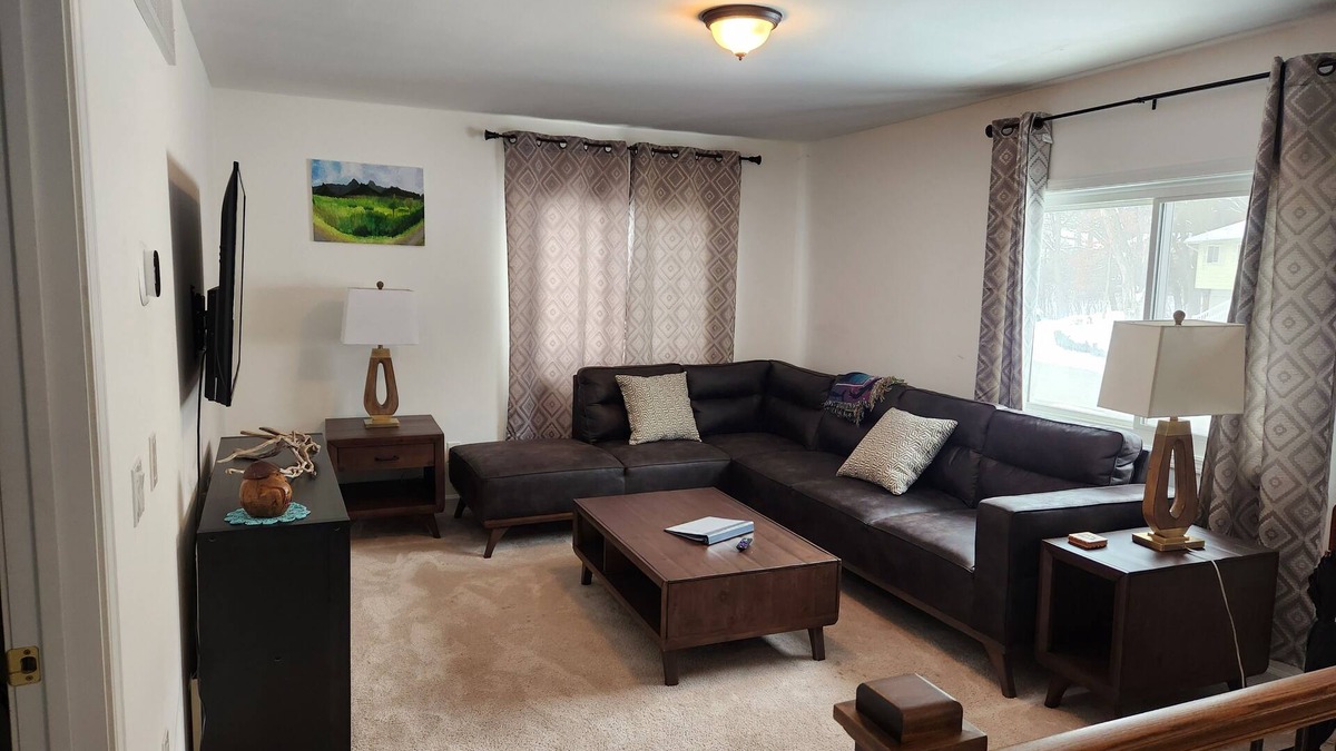 Ypsilanti House | Newly renovated house in a quiet neighborhood