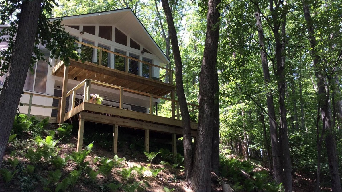 Interlochen House | Newly renovated lake house, fenced in home on Duck Lake, pontoon, pet friendly
