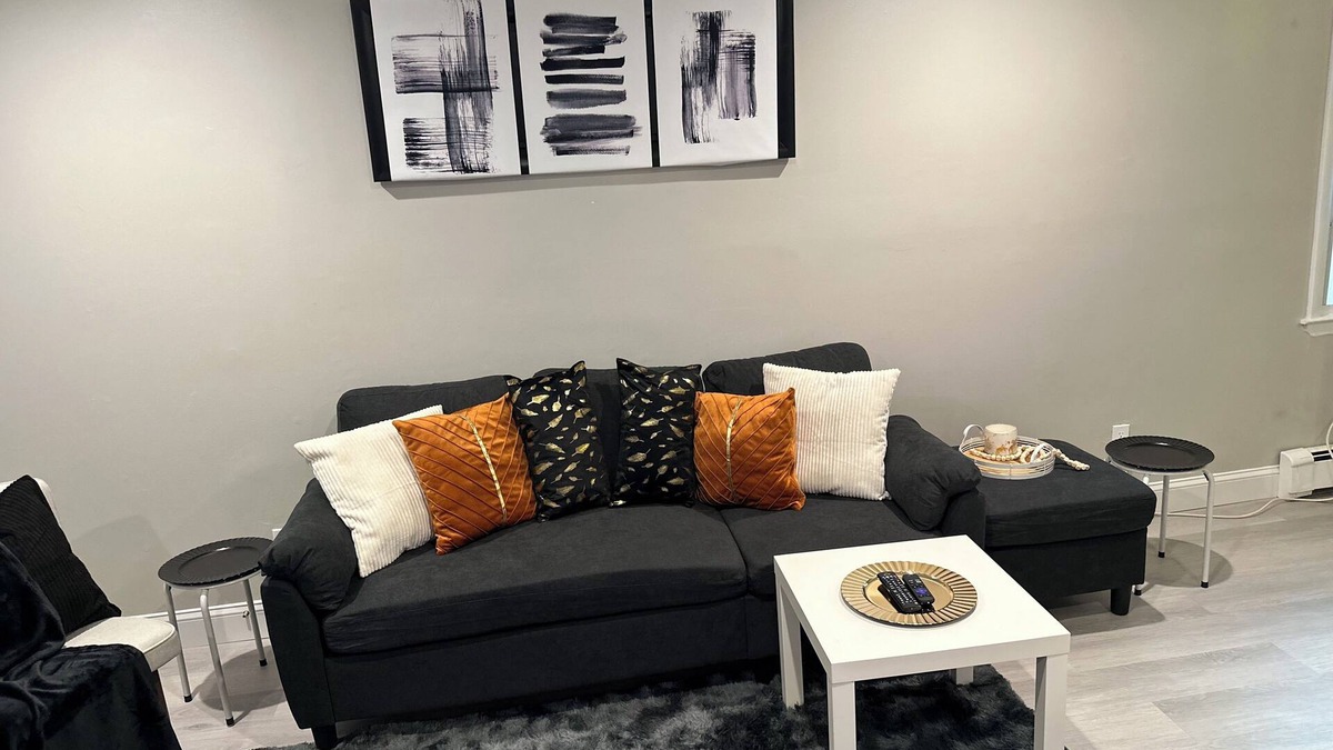 Vauxhall House | Newly Renovated Luxury 2-BD 2-BA house, AC, WiFi. Mins to NYC, EWR, Newark Distr