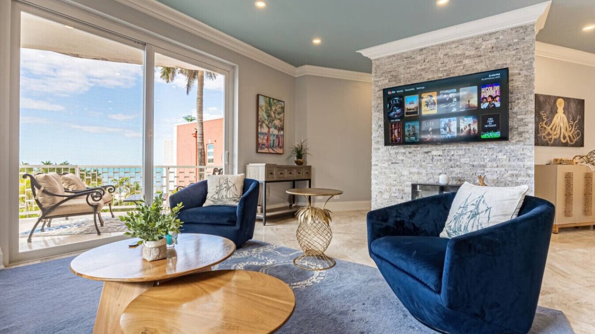 Nassau Condo | Newly Renovated Modern 2BR - Next to Baha Mar