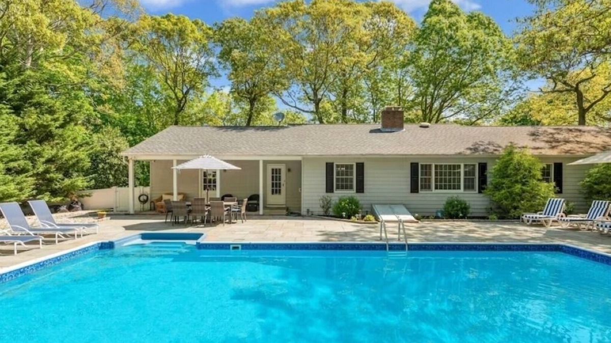 Laurel House | Newly Renovated Modern Home With Beach Access and Pool!