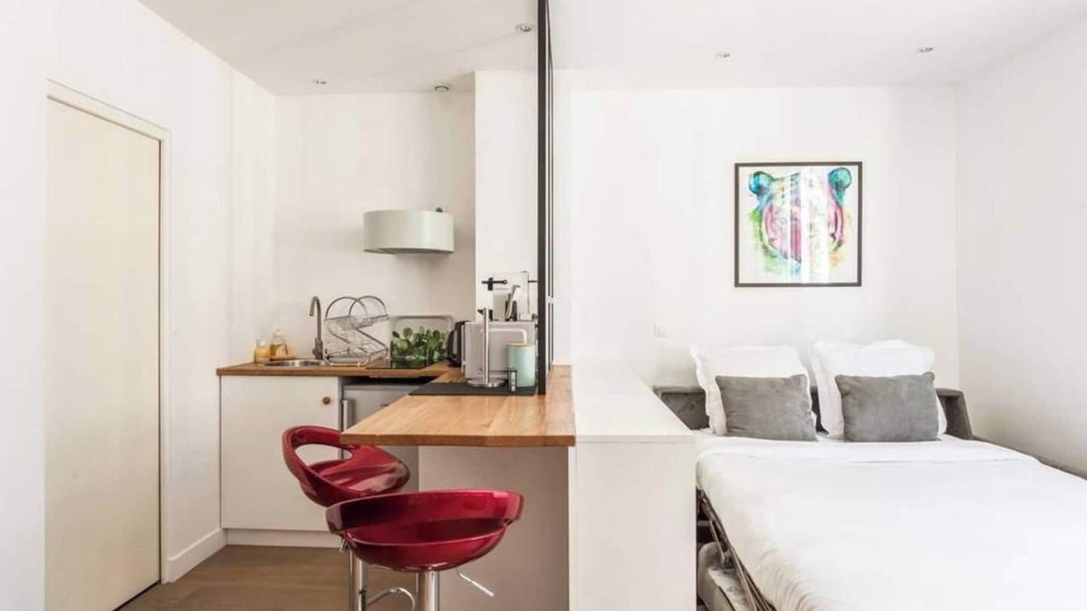 Quartier des Grandes-Carrieres Apartment | Newly Renovated, Modern Studio Flat—Montmartre