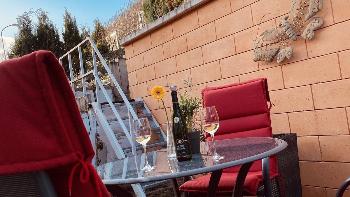 Alf House | Newly renovated, modernly furnished vacation home in the village center