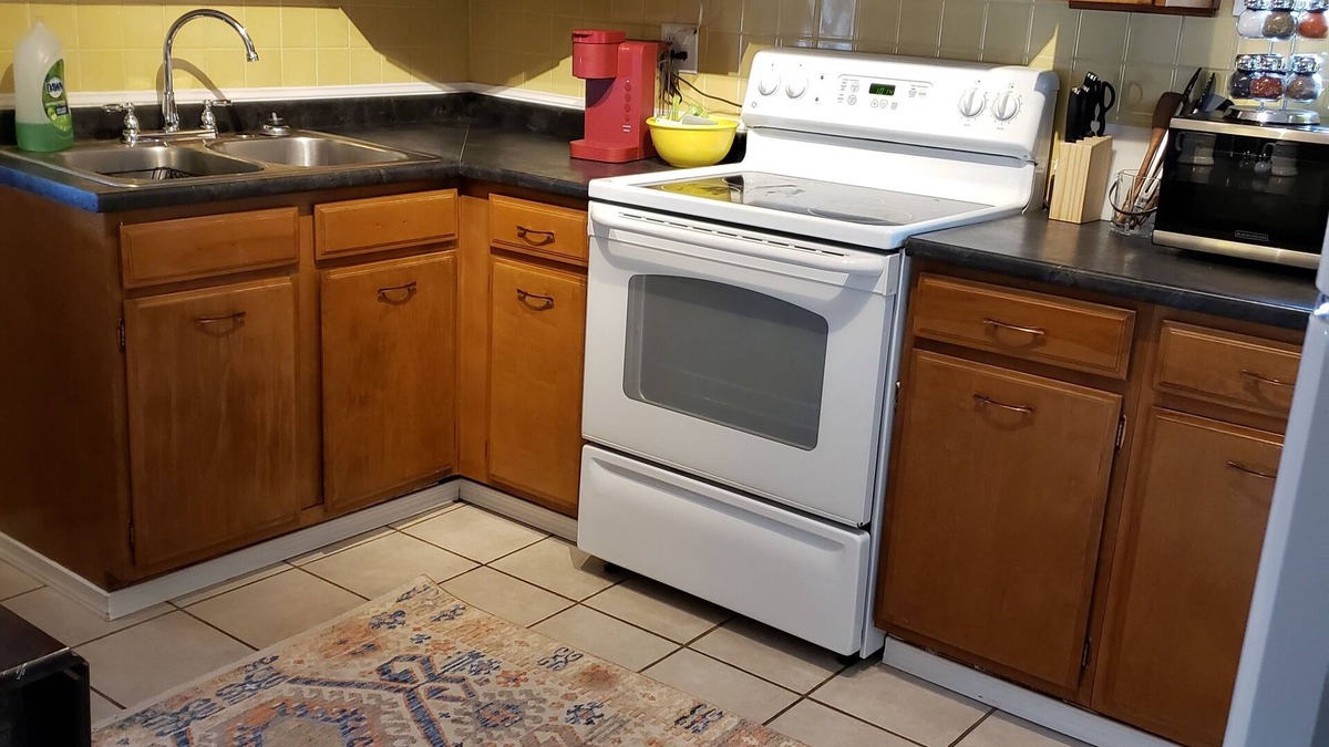 Forty Fort Apartment | Newly renovated, monthly rental, weekly cleaning, Great location