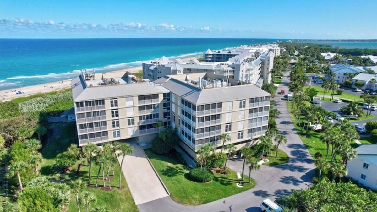 Stuart Condo | Newly Renovated Ocean Front Condo