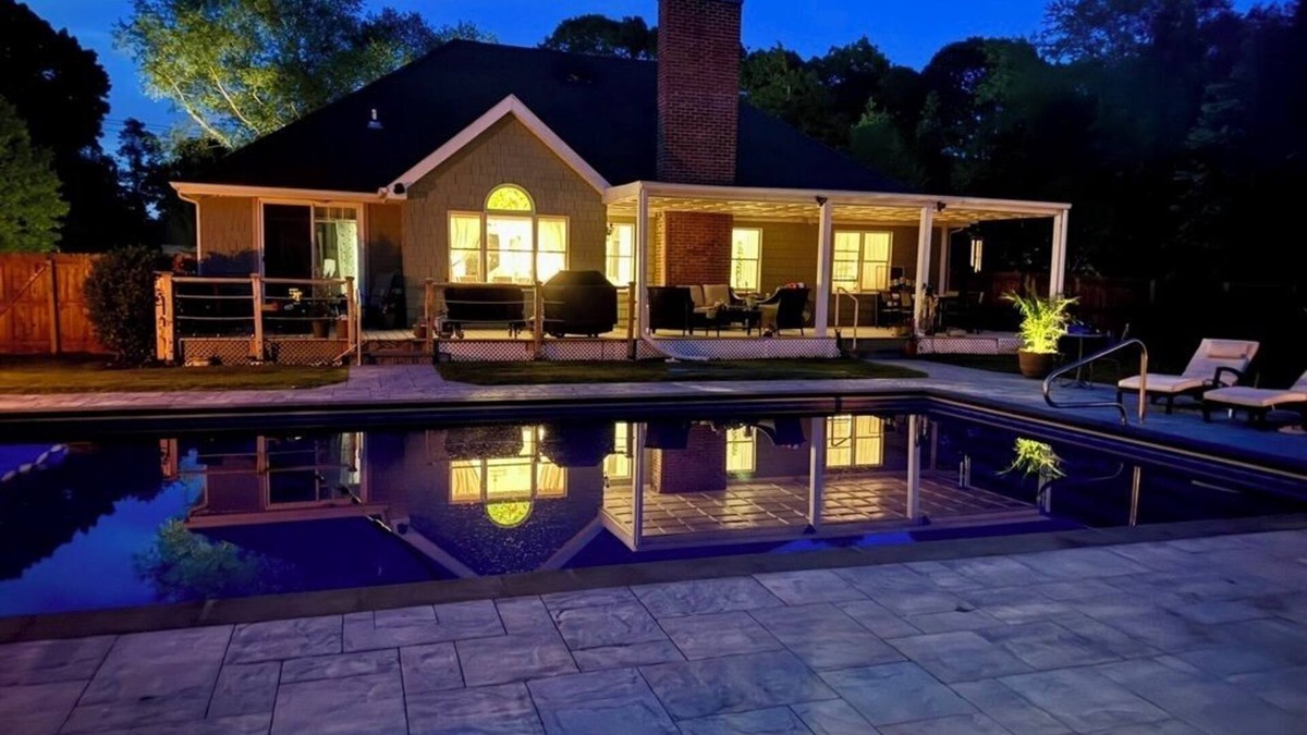 East Marion House | Newly renovated ranch with large Pool in a quiet neighborhood, off main road