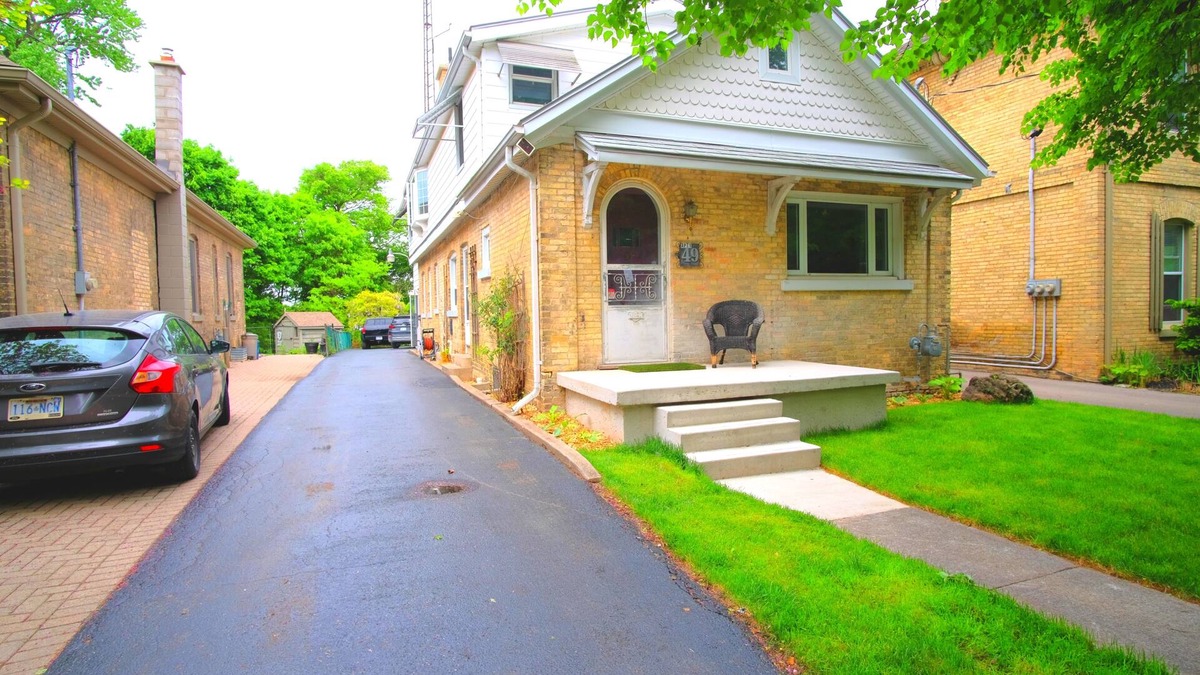 South London Apartment | Newly renovated river side condo in the heart of Wortley village