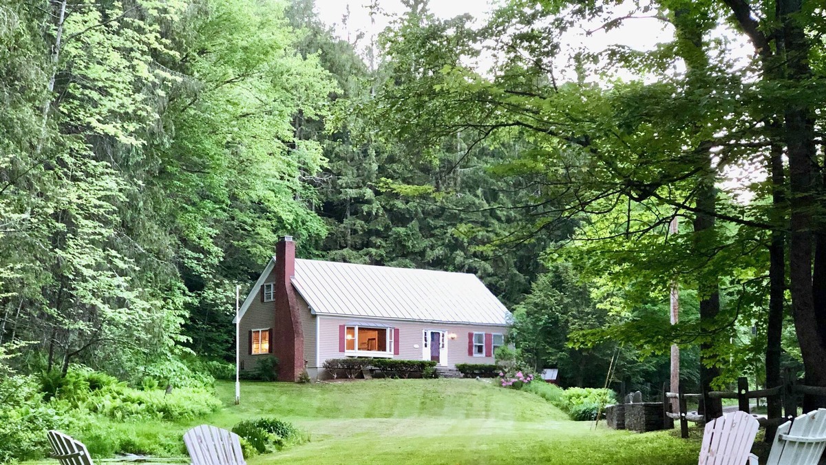 Grafton House | *NEWLY RENOVATED* Road-trippers Oasis - 3min walk to Grafton Inn & Tavern