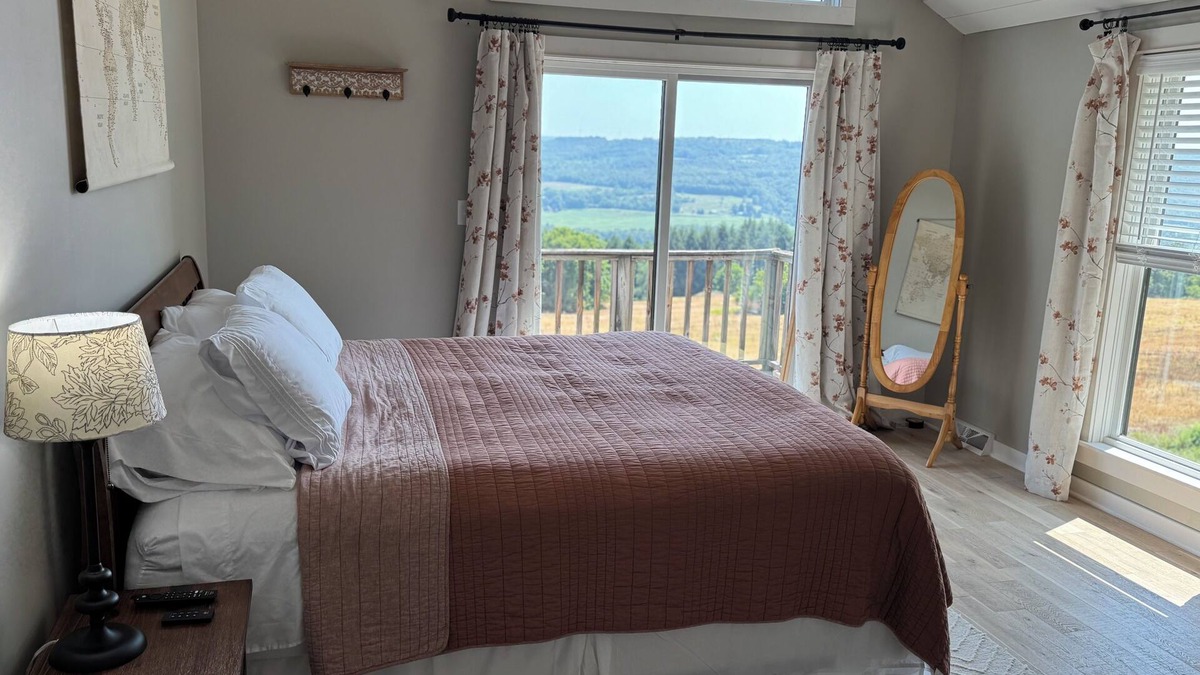 Cazenovia House | Newly Renovated Rustic Elegance with Breathtaking Views