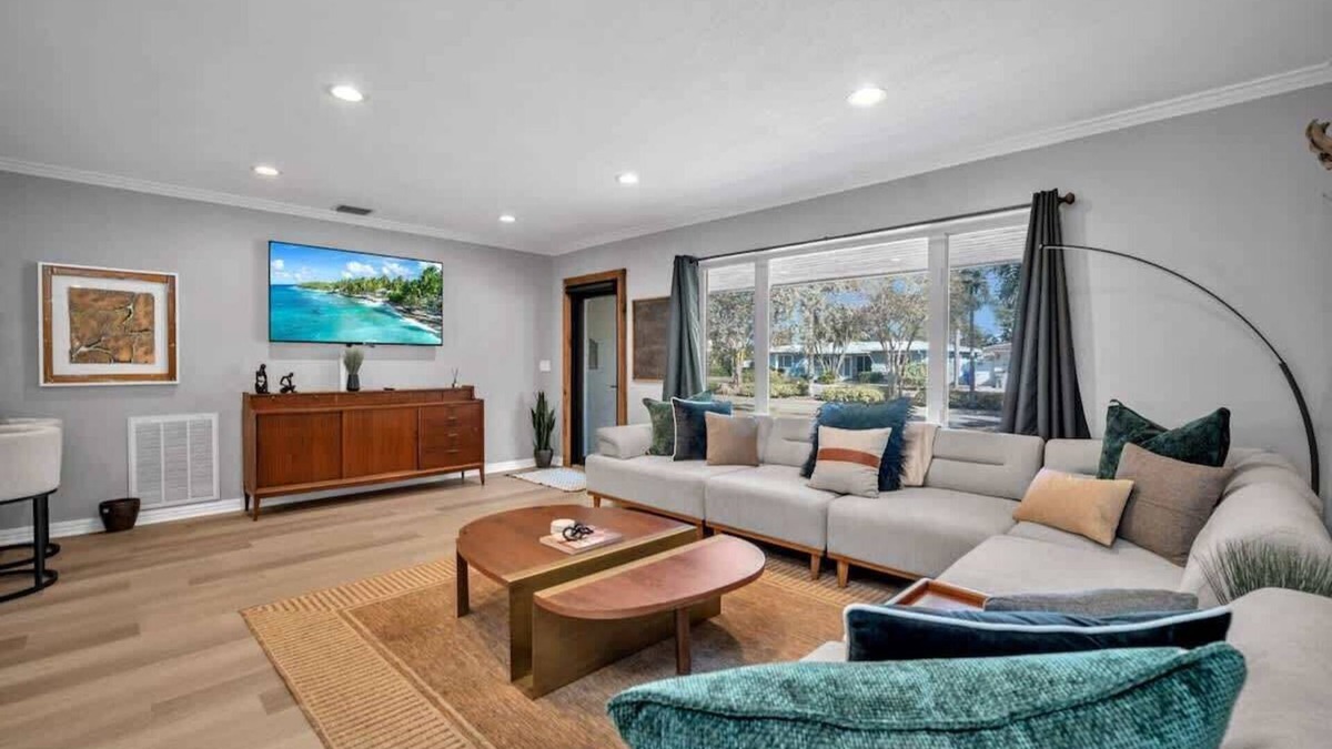 Beachway Estates House | Newly Renovated - Sunny Family Haven in Pompano
