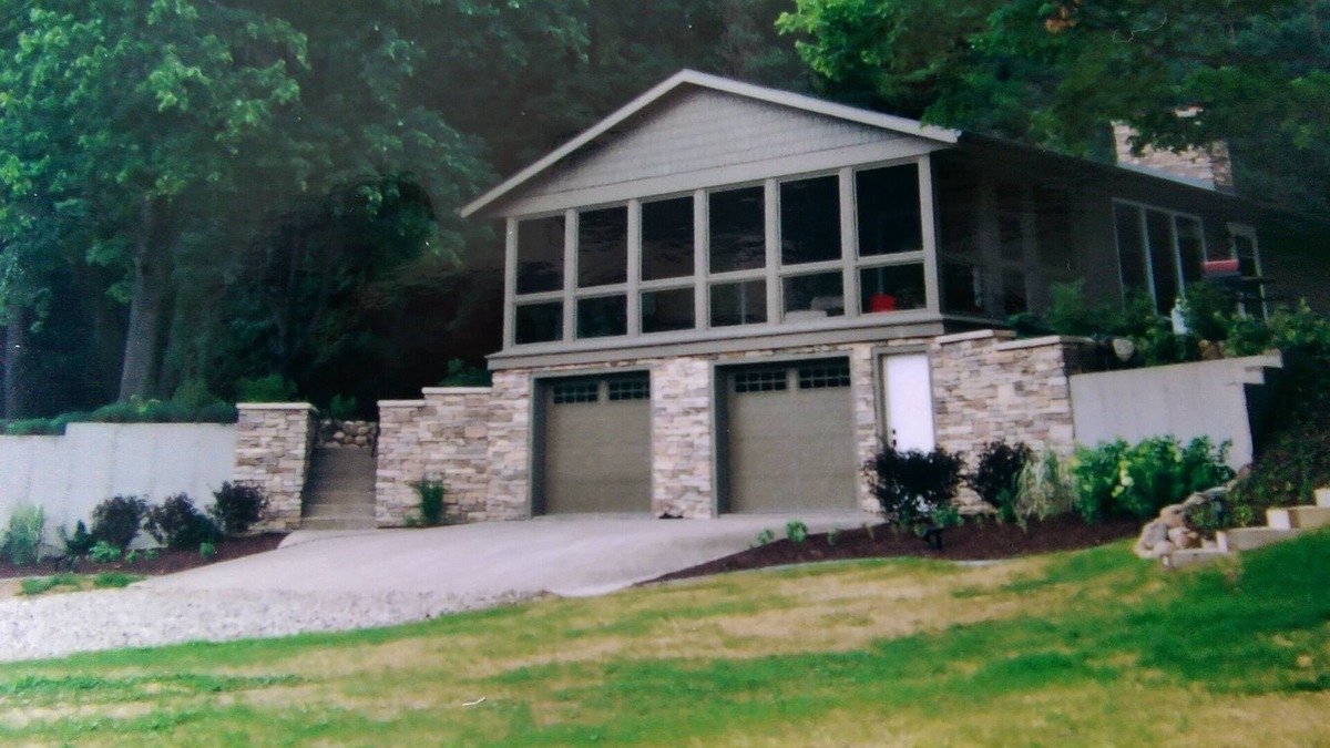 Vandalia Cottage | Newly renovated secluded retreat for nature lovers and outdoor enthusiasts