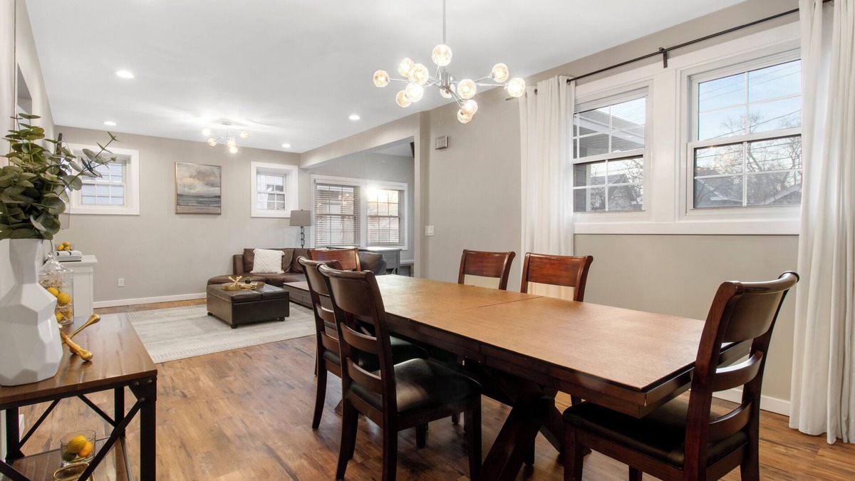 Oakley House | Newly renovated Spacious & Cozy 3Bd Home in Oakley