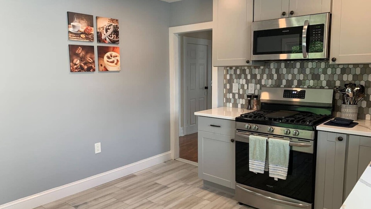 Montclair Apartment | Newly Renovated Spacious 4BR peaceful downtown Apt