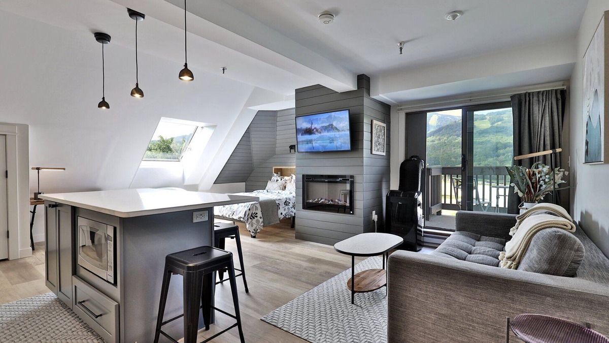 Killington Condo | Newly Renovated Studio! Amazing Views/Location 3F9. Pool. Hot Tub, Shuttle.
