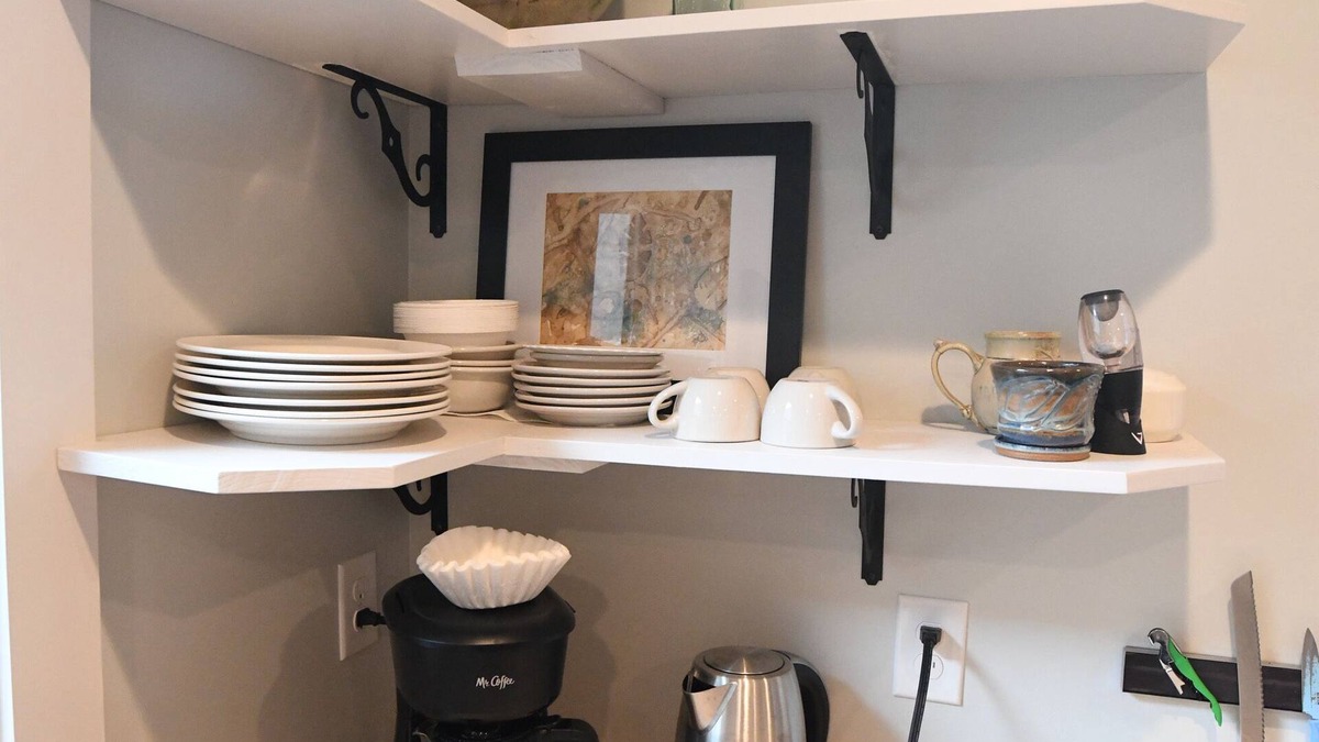 Lexington Apartment | Newly renovated studio Apartment in Downtown Lexington. 5 min walk to W&L or VMI