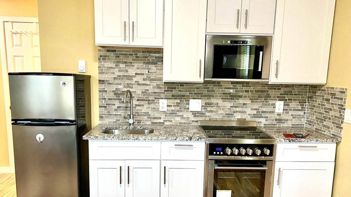 Issaquah Highlands Apartment | Newly renovated studio In Issaquah Long-Term Rental