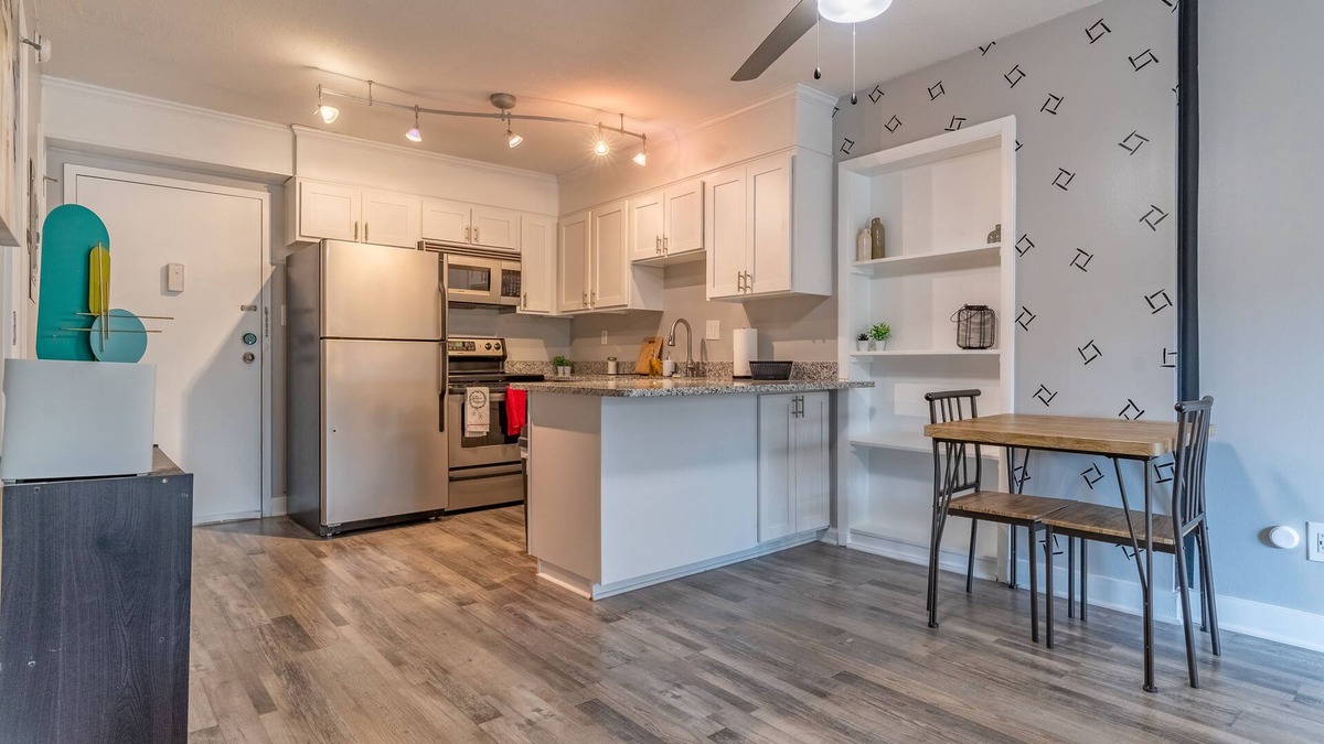 Crabtree Apartment | Newly Renovated Studio Downtown