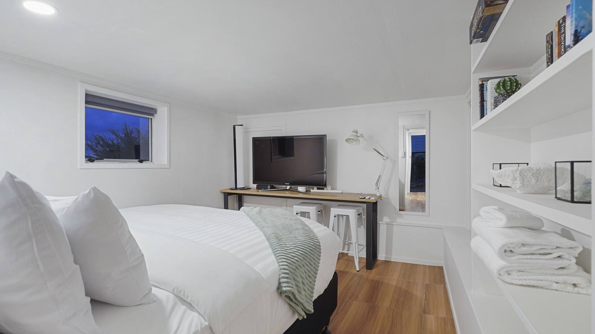 Henderson Apartment | Newly Renovated Studio w Parking-Netflix