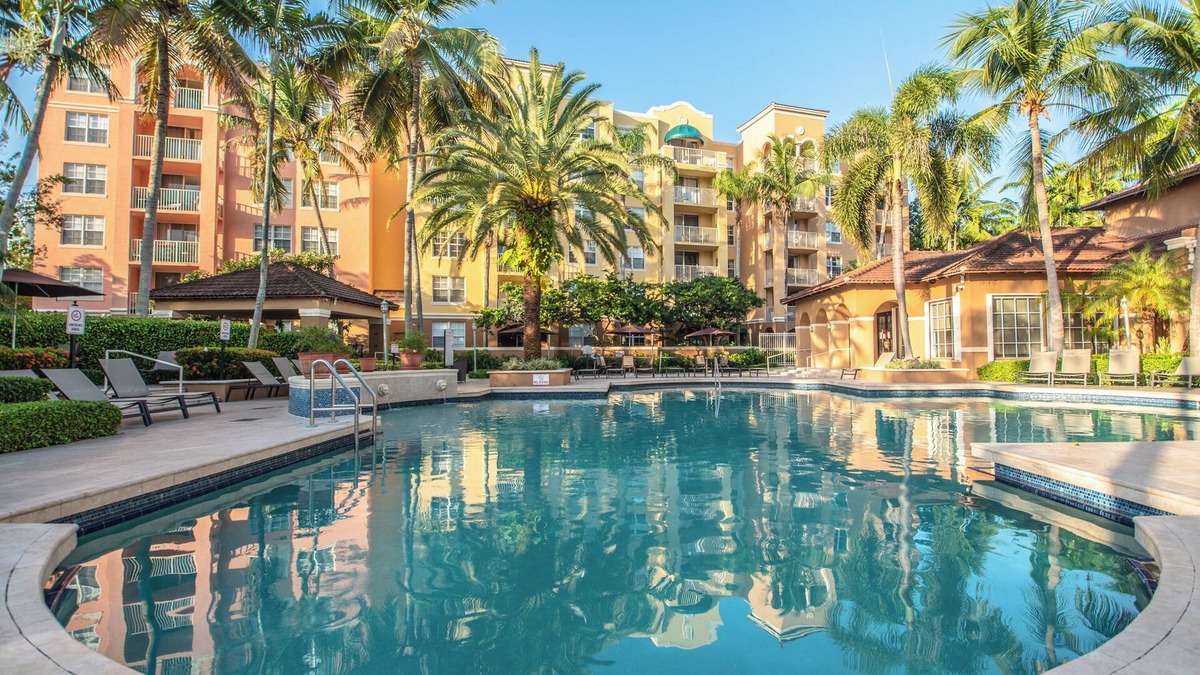 Aventura Condo | newly renovated the yacht club at aventura free parking